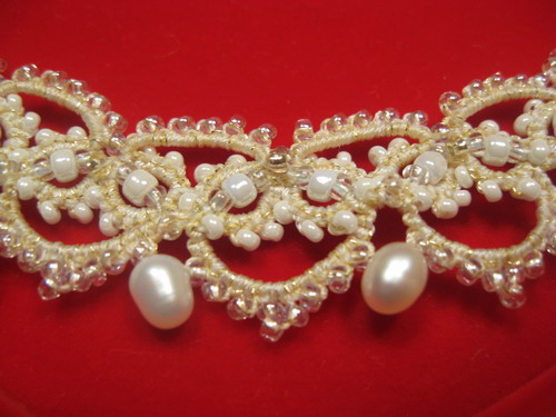 Деталь свадебного ожерелья из кружева ручной работы
