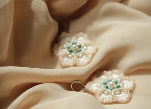 Романтичная Мари - вязаные серьги handmade с жемчугом, бирюзой и японским бисером и бусинами - фото и работа Дарины Никоновой